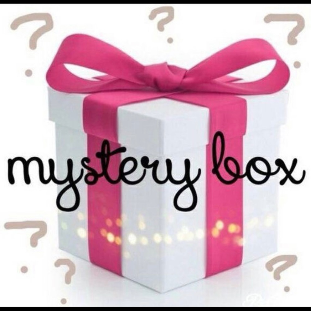 MAKEUP BEAUTY MYSTERY BUNDLE BOX